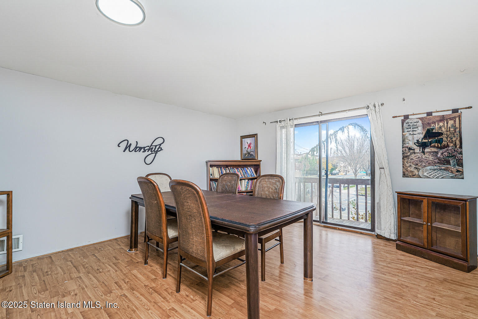 318 Travis Avenue Staten Island, NY 10314 - Photo 9 of 24 Bedroom 1