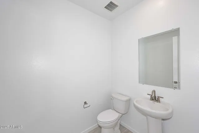 $3,000 | 2460 West Rowel Road, Phoenix, AZ 85085