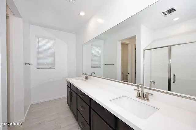 $3,000 | 2460 West Rowel Road, Phoenix, AZ 85085