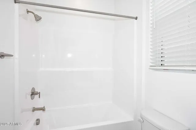 $3,000 | 2460 West Rowel Road, Phoenix, AZ 85085