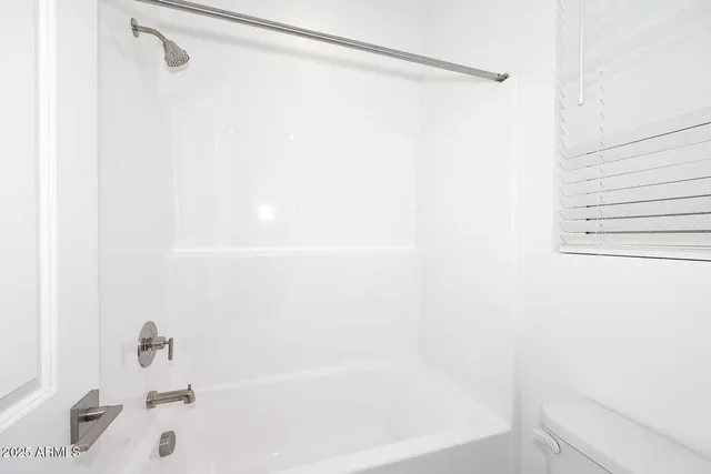 $3,000 | 2460 West Rowel Road, Phoenix, AZ 85085