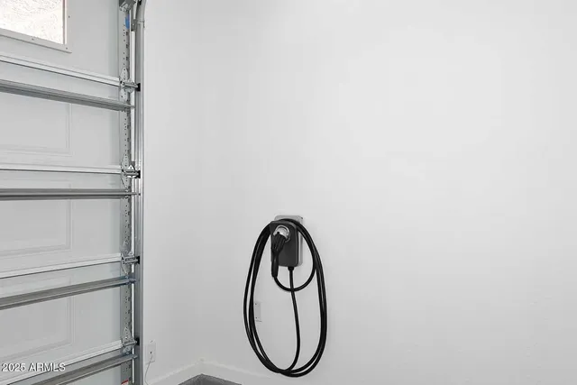 $3,000 | 2460 West Rowel Road, Phoenix, AZ 85085