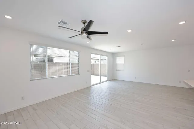 $3,000 | 2460 West Rowel Road, Phoenix, AZ 85085