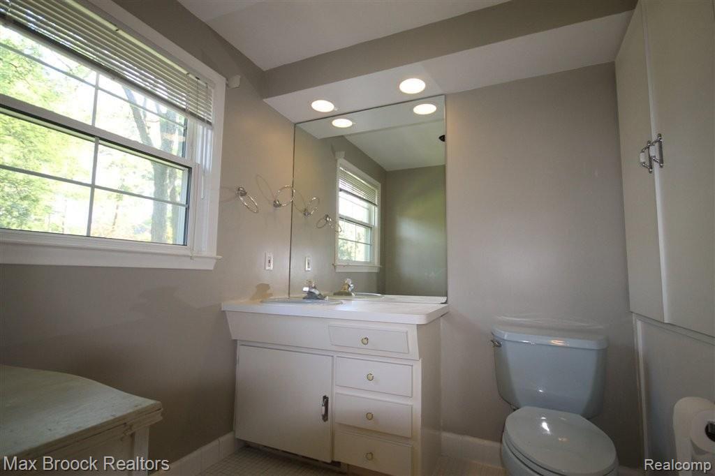 4176 Fieldbrook Road West Bloomfield, MI 48323 - Photo 23 of 31 IMG_2295.JPG