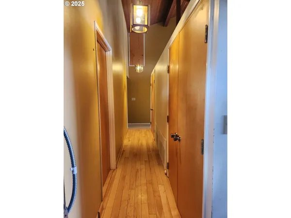 $405,500 | 68766 Weatherford Road, Arlington, OR 97812