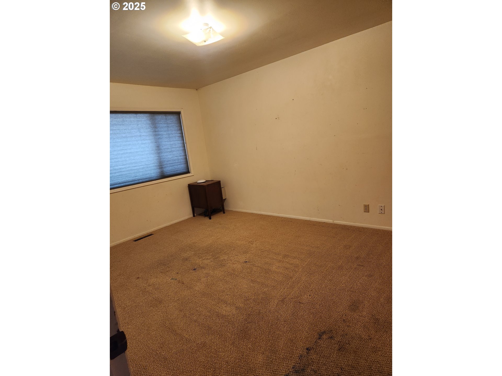 68766 Weatherford Road Arlington, OR 97812 - Photo 20 of 27 a view of an empty room