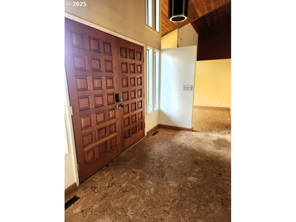 $405,500 | 68766 Weatherford Road, Arlington, OR 97812