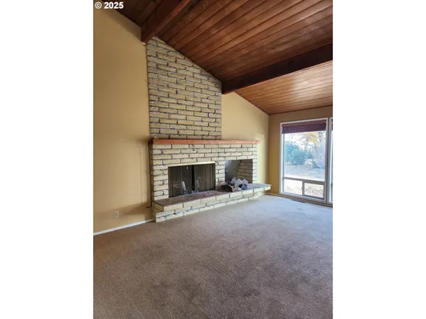 $405,500 | 68766 Weatherford Road, Arlington, OR 97812