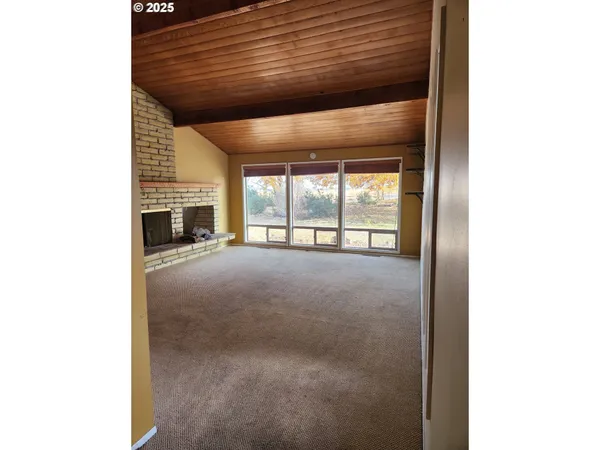 $405,500 | 68766 Weatherford Road, Arlington, OR 97812