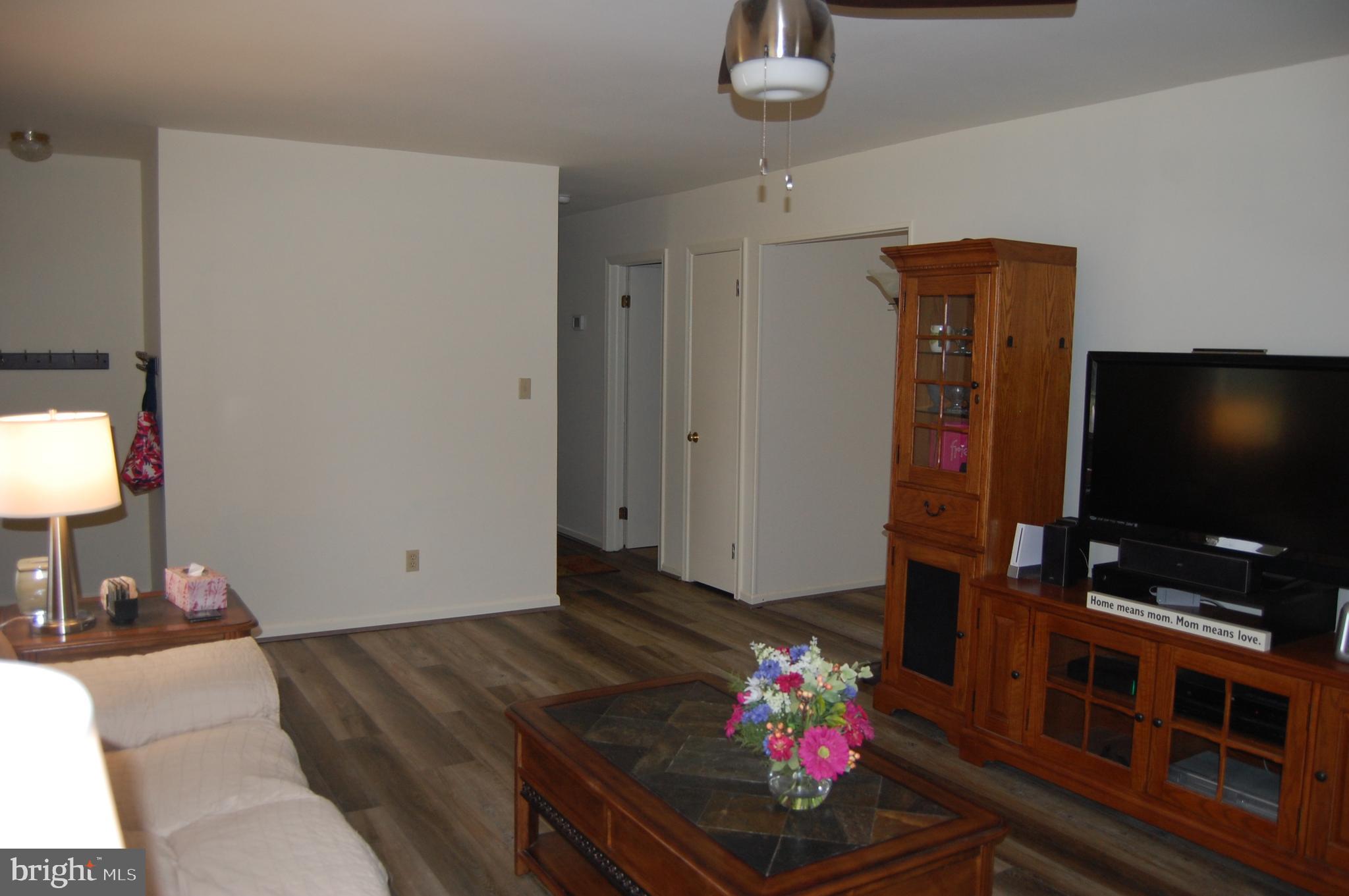 6840 Hunting Creek Road Hurlock, MD 21643 - Photo 8 of 27 Living room