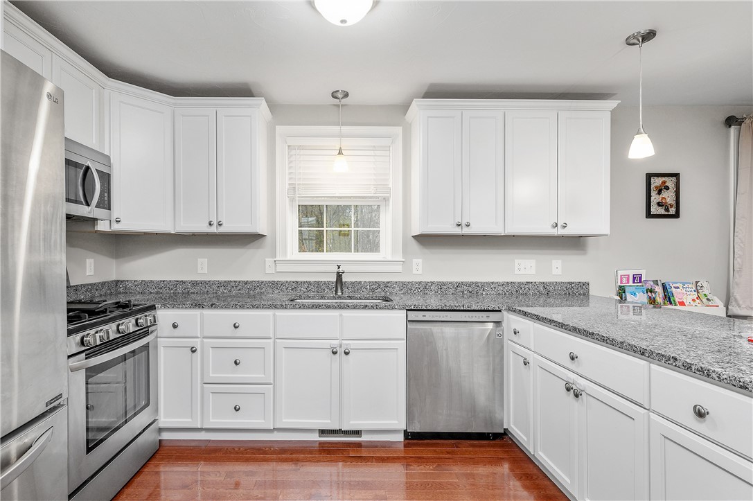 46 Berkley Street Woonsocket, RI 02895 - Photo 6 of 33 Gallery Image 6