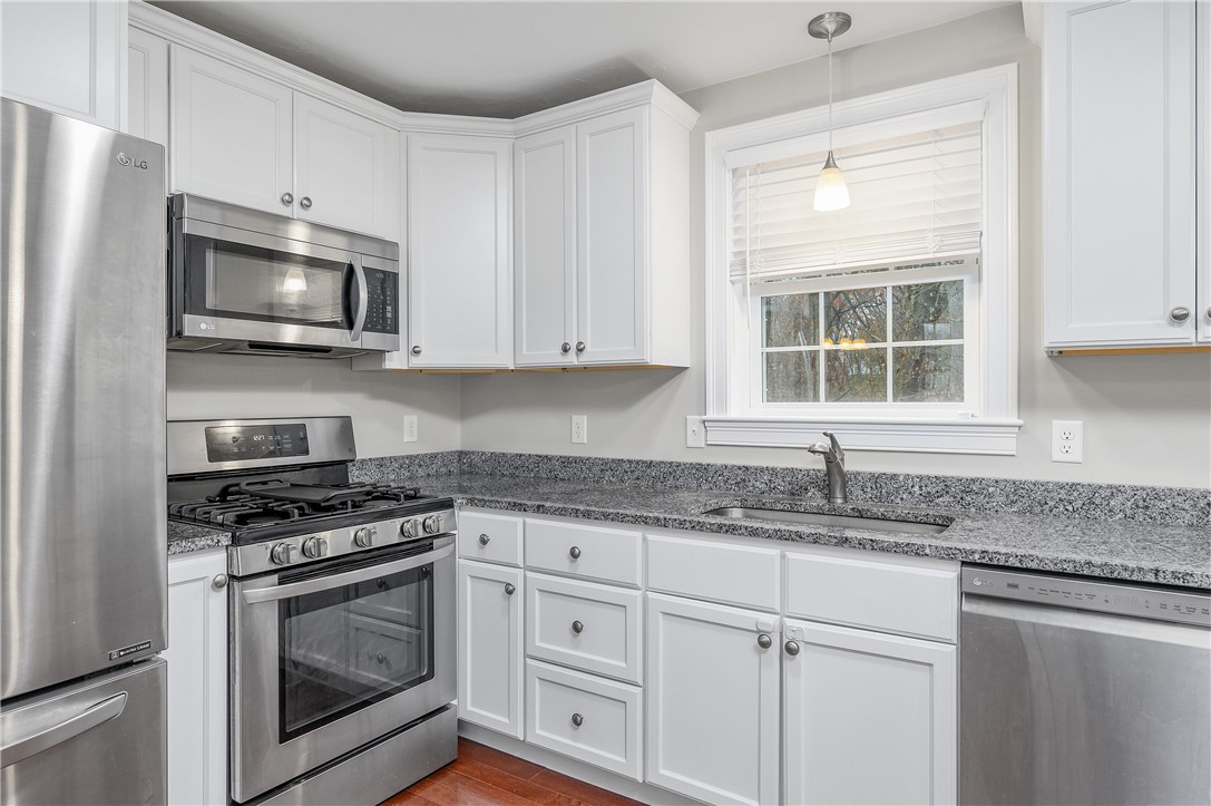46 Berkley Street Woonsocket, RI 02895 - Photo 8 of 33 Gallery Image 8