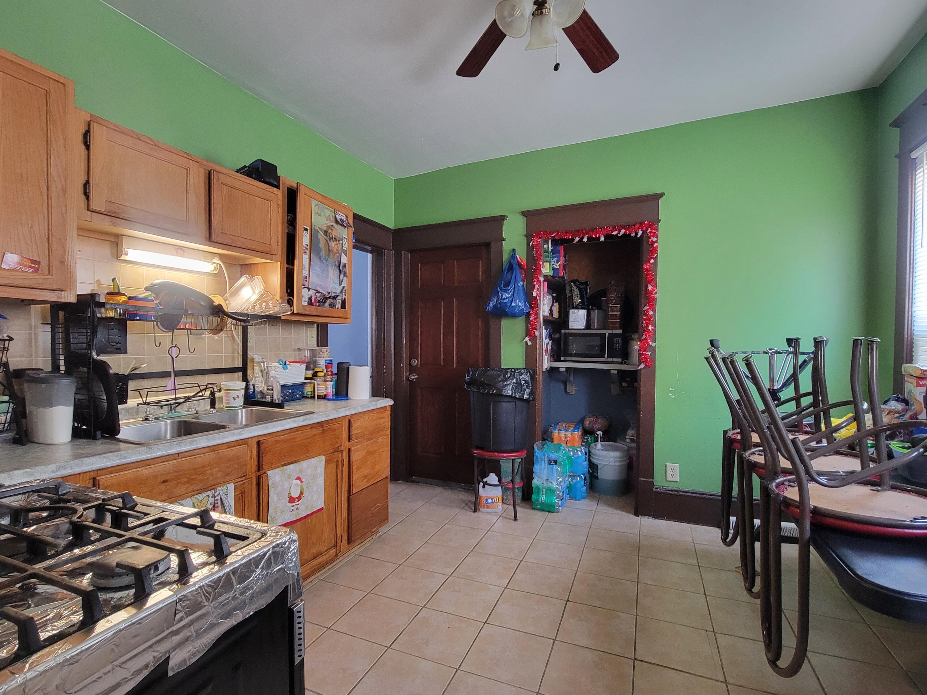 3612 West Scott Street Milwaukee, WI 53215 - Photo 11 of 20 20260119_113824