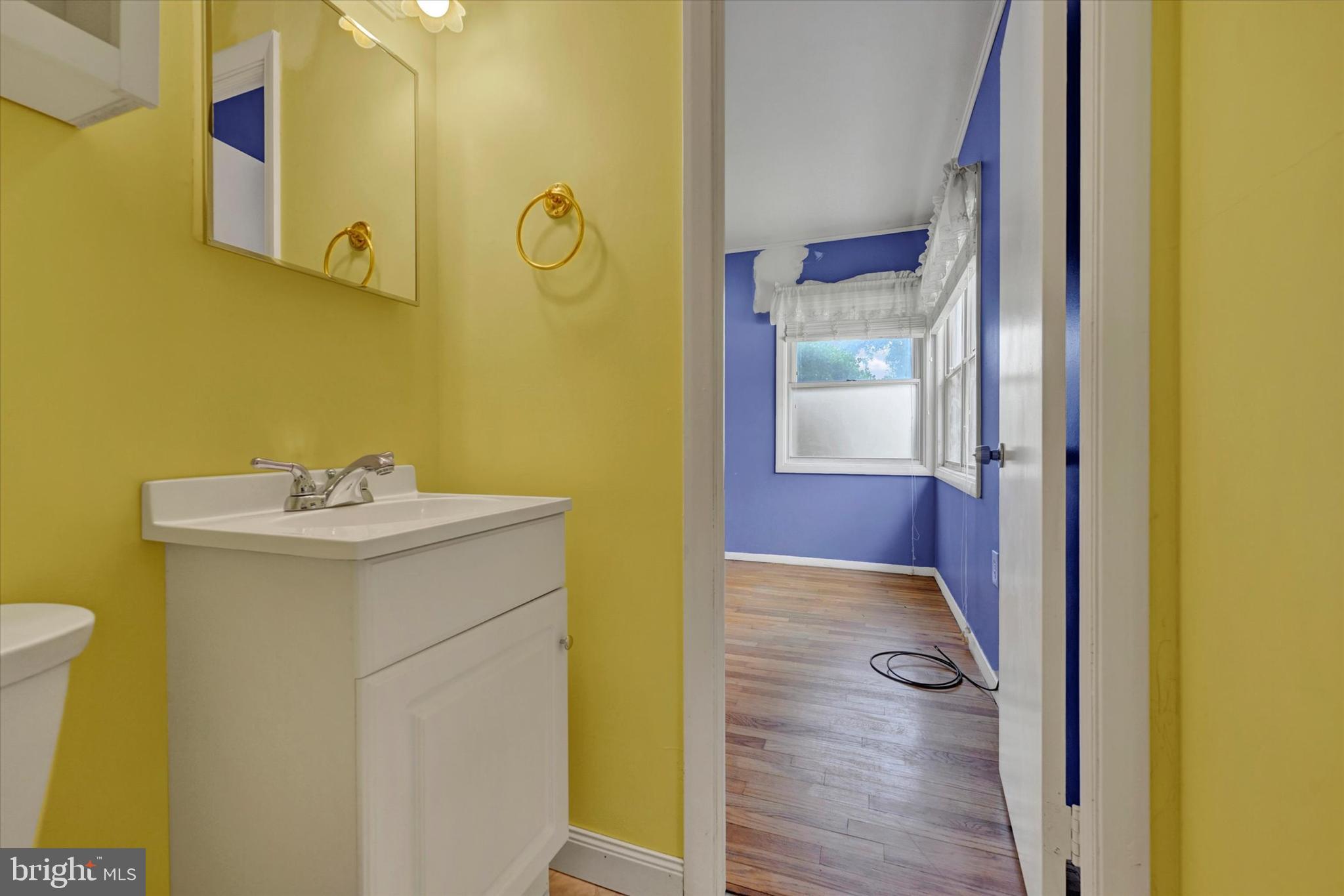 306 Regency Circle Linthicum Heights, MD 21090 - Photo 26 of 73 Jack-and-Jill bath between bedrooms.