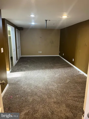 an empty room with a empty space