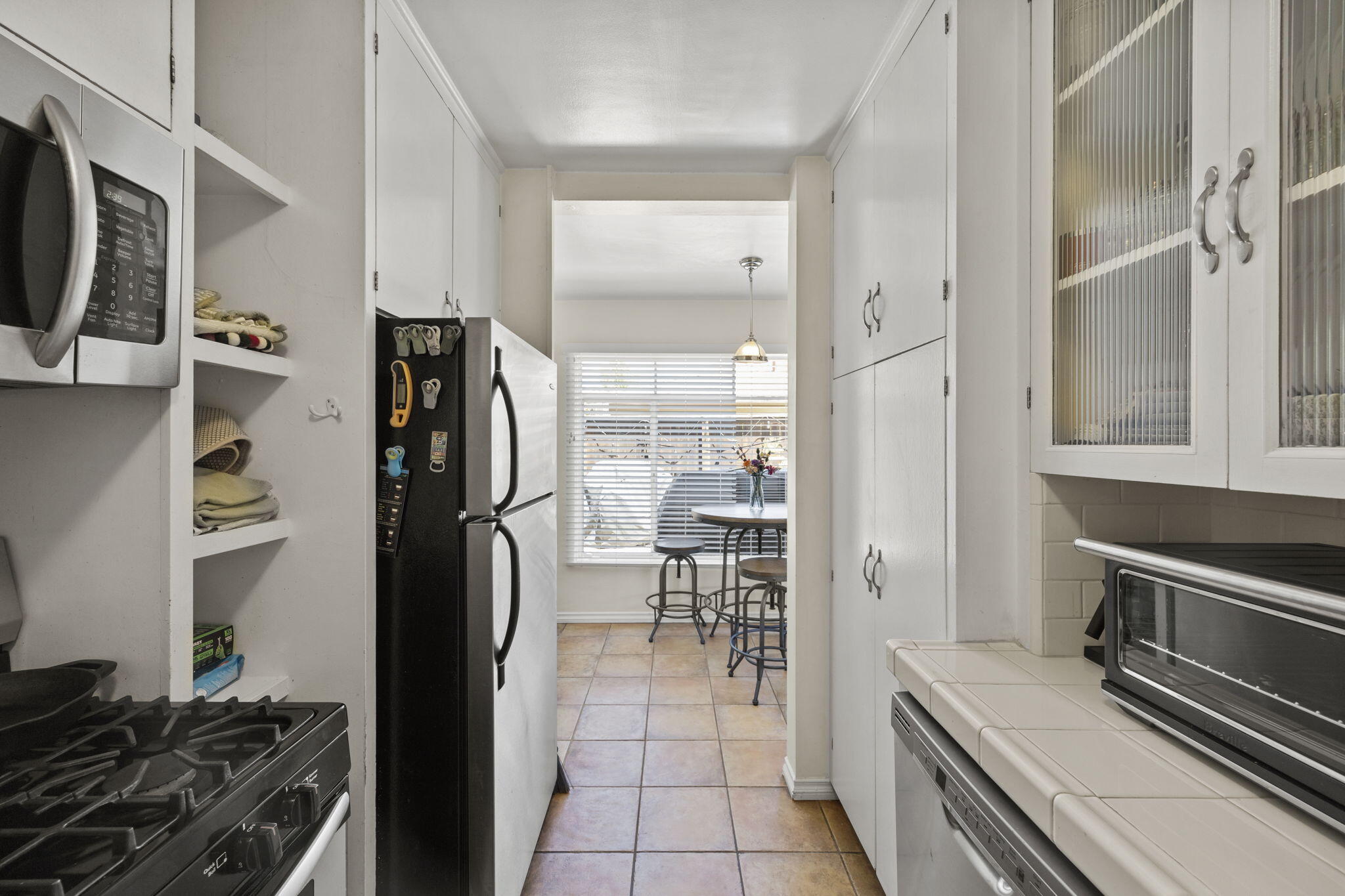 705 Northview Road Santa Barbara, CA 93105 - Photo 15 of 44 front unit