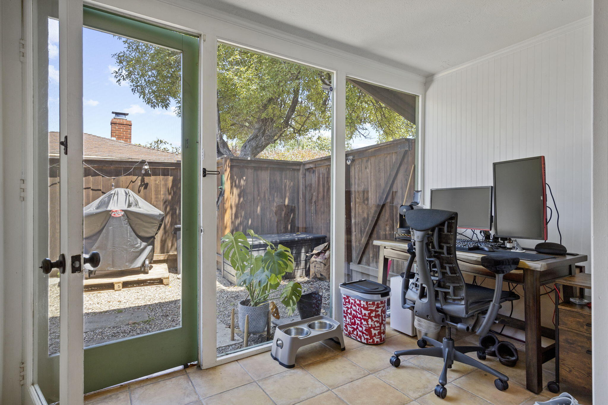 705 Northview Road Santa Barbara, CA 93105 - Photo 16 of 44 front unit