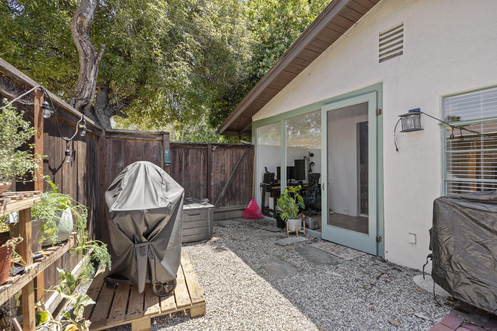 705 Northview Road Santa Barbara, CA 93105 - Photo 18 of 44 front unit