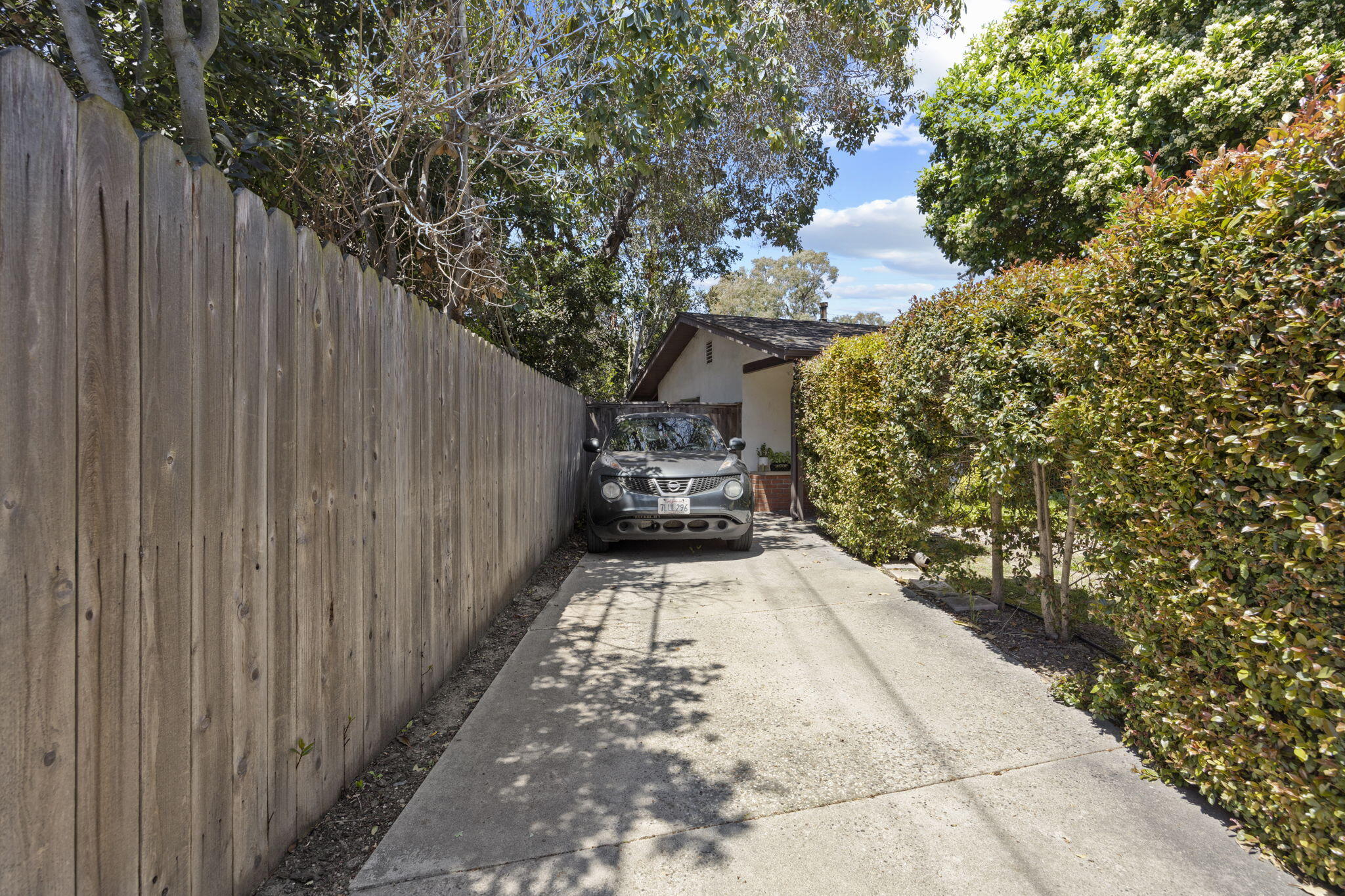 705 Northview Road Santa Barbara, CA 93105 - Photo 42 of 44 front unit driveway
