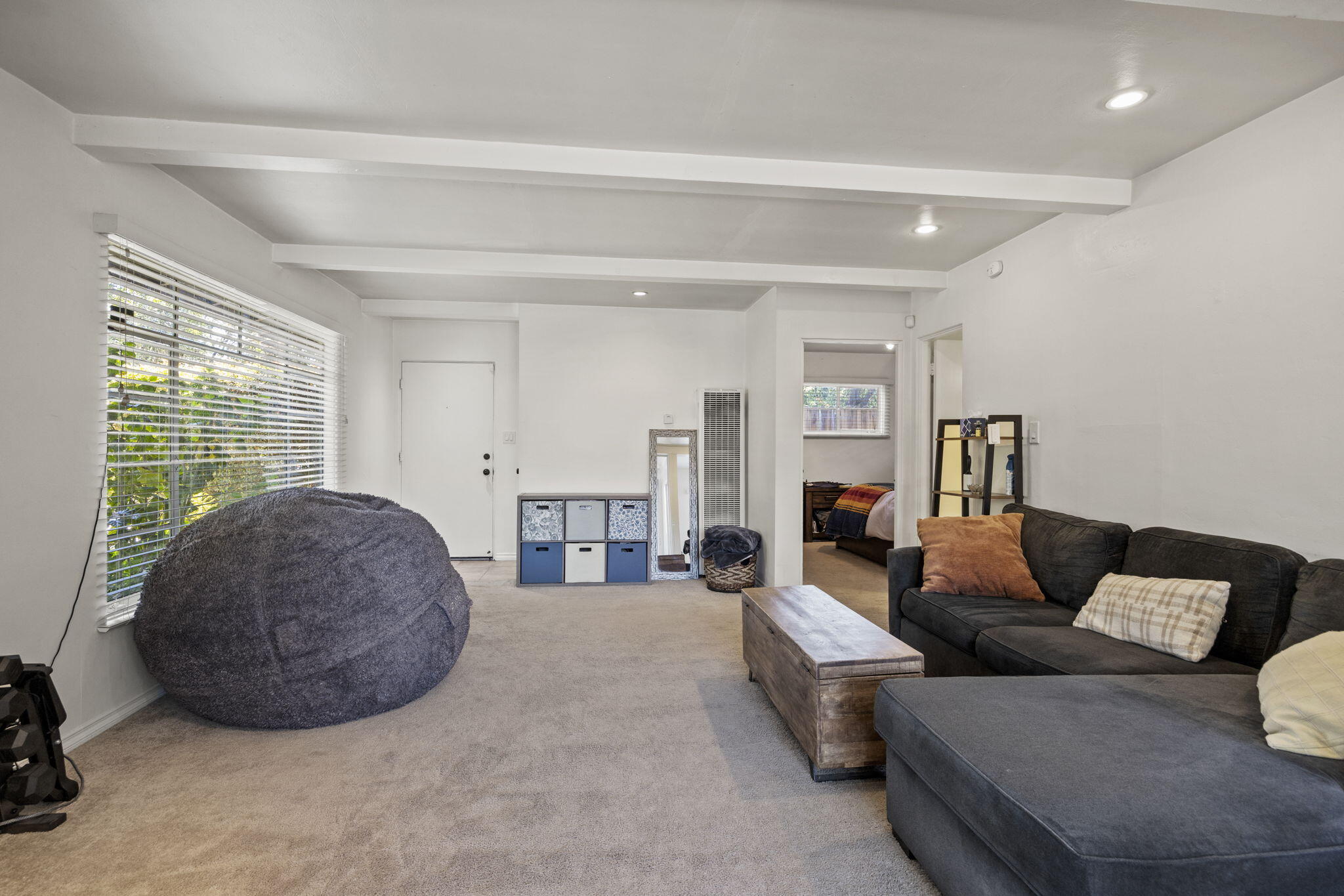 705 Northview Road Santa Barbara, CA 93105 - Photo 9 of 44 front unit