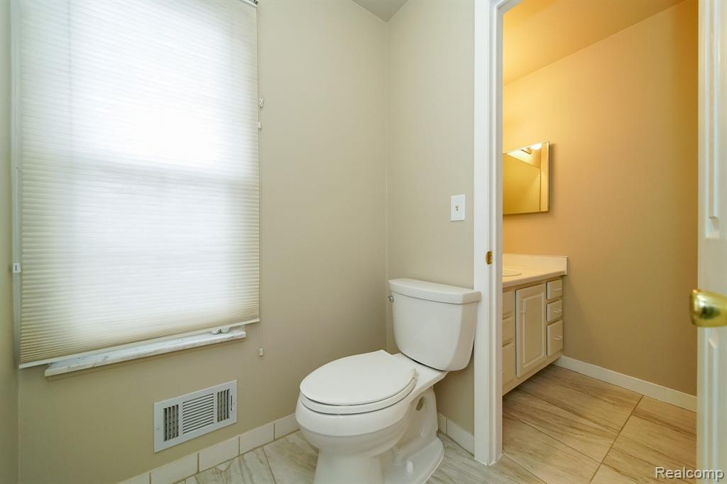905 Lafayette Court Rochester Hills, MI 48307 - Photo 42 of 65