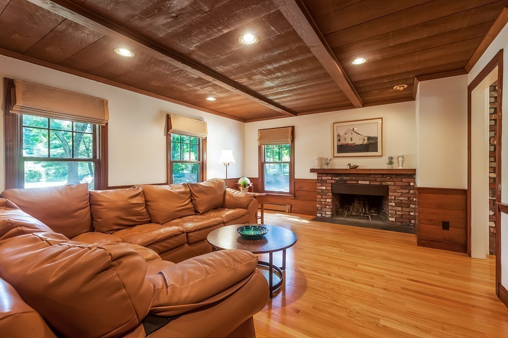 100 Windsor Road Needham, MA 02492 - Photo 8 of 30 Gallery Image 8