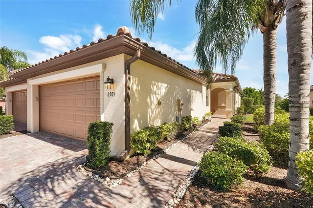 a front view of house with yard