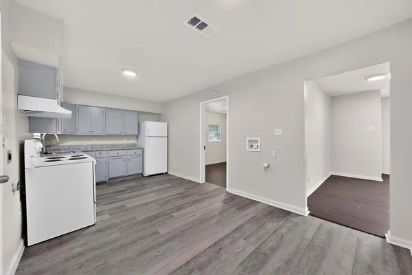 $1,800 | 726 Jadewood Drive, Dallas, TX 75232