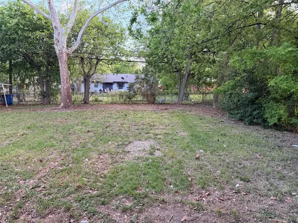 $1,800 | 726 Jadewood Drive, Dallas, TX 75232