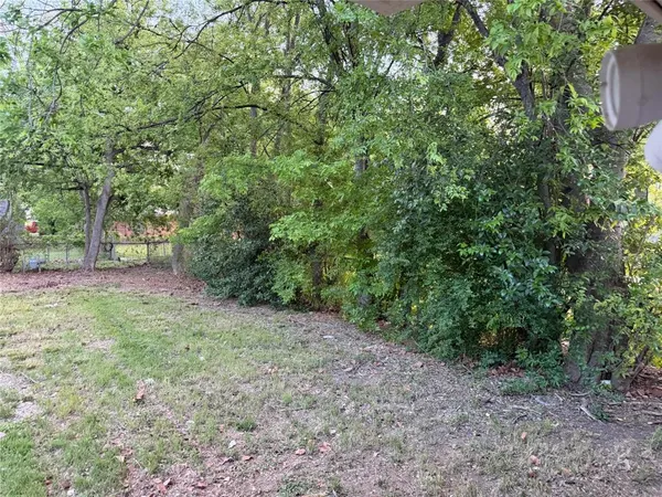 $1,800 | 726 Jadewood Drive, Dallas, TX 75232