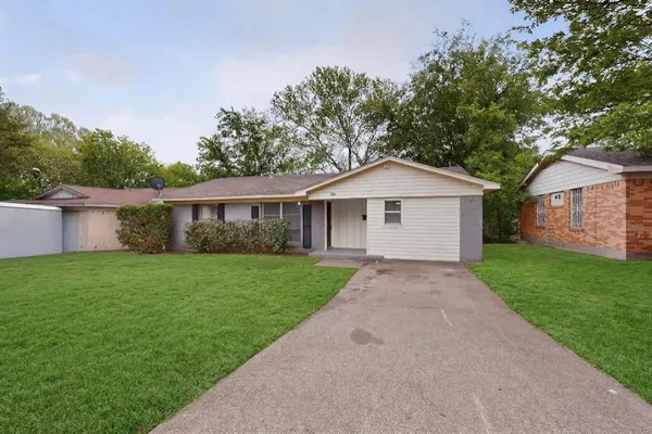 $1,800 | 726 Jadewood Drive, Dallas, TX 75232