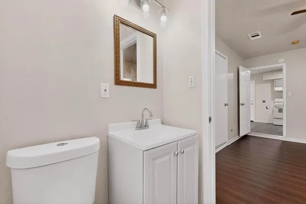 $1,800 | 726 Jadewood Drive, Dallas, TX 75232