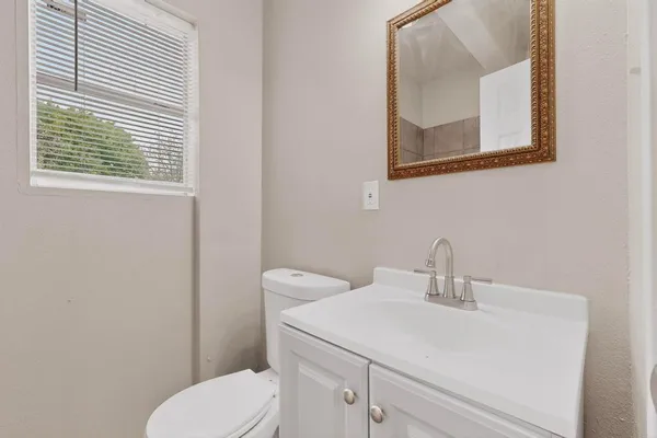 $1,800 | 726 Jadewood Drive, Dallas, TX 75232