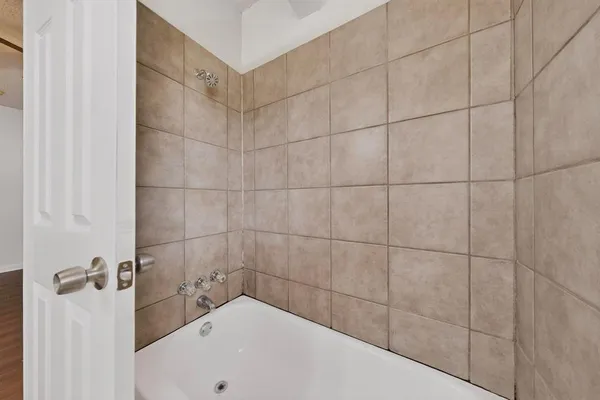 $1,800 | 726 Jadewood Drive, Dallas, TX 75232