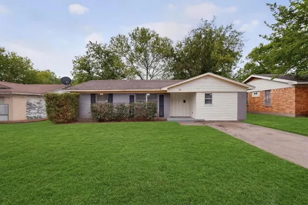 $1,800 | 726 Jadewood Drive, Dallas, TX 75232