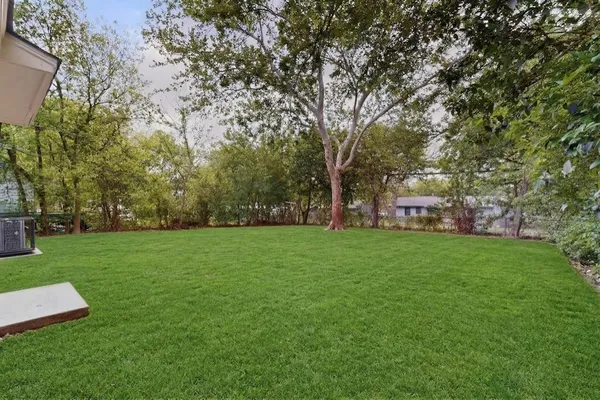 $1,800 | 726 Jadewood Drive, Dallas, TX 75232