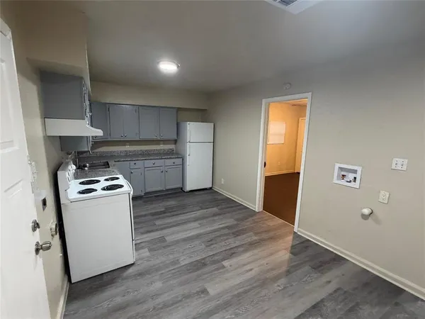 $1,800 | 726 Jadewood Drive, Dallas, TX 75232