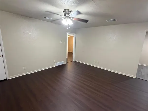 $1,800 | 726 Jadewood Drive, Dallas, TX 75232