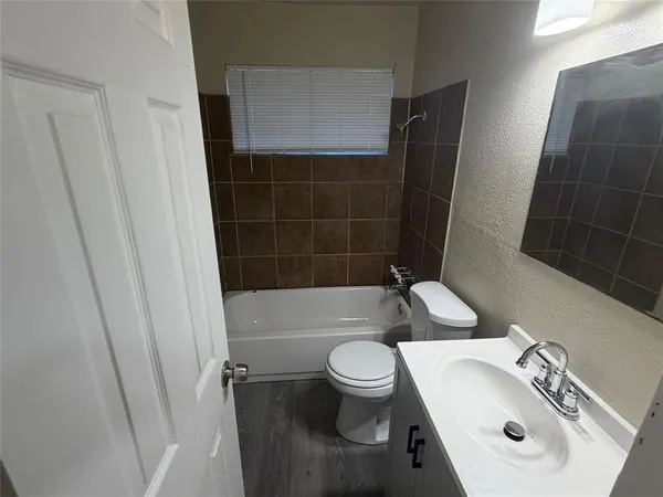 $1,800 | 726 Jadewood Drive, Dallas, TX 75232