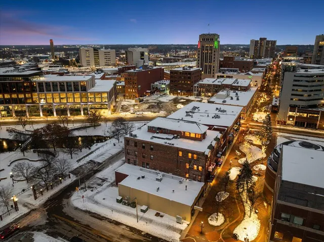 $650,000 | 230 North Kalamazoo Mall, Unit 401, Kalamazoo, MI 49007