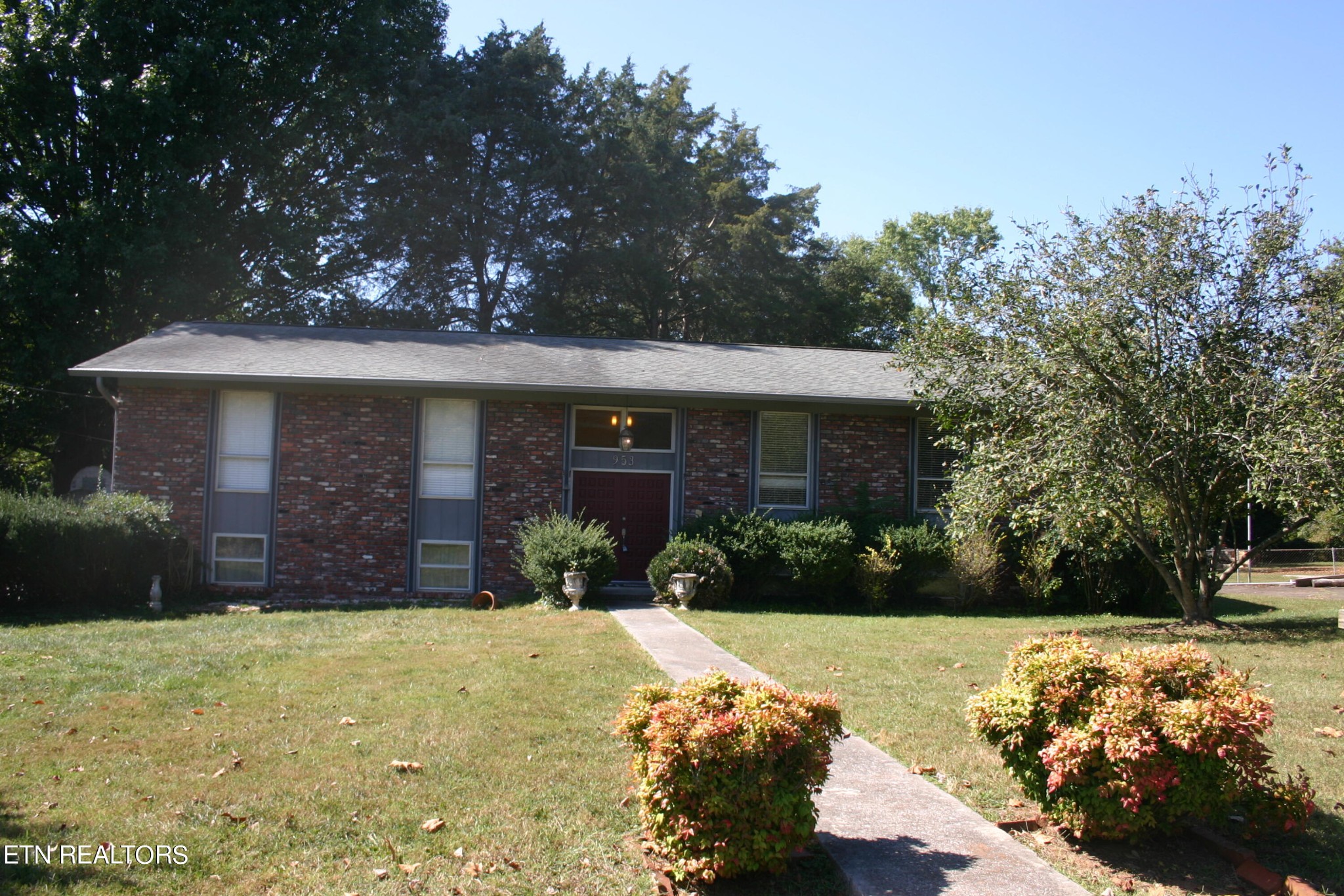 953 Kevin Road, Unit 9 Knoxville, TN 37923 - Photo 2 of 27 Gallery Image 2