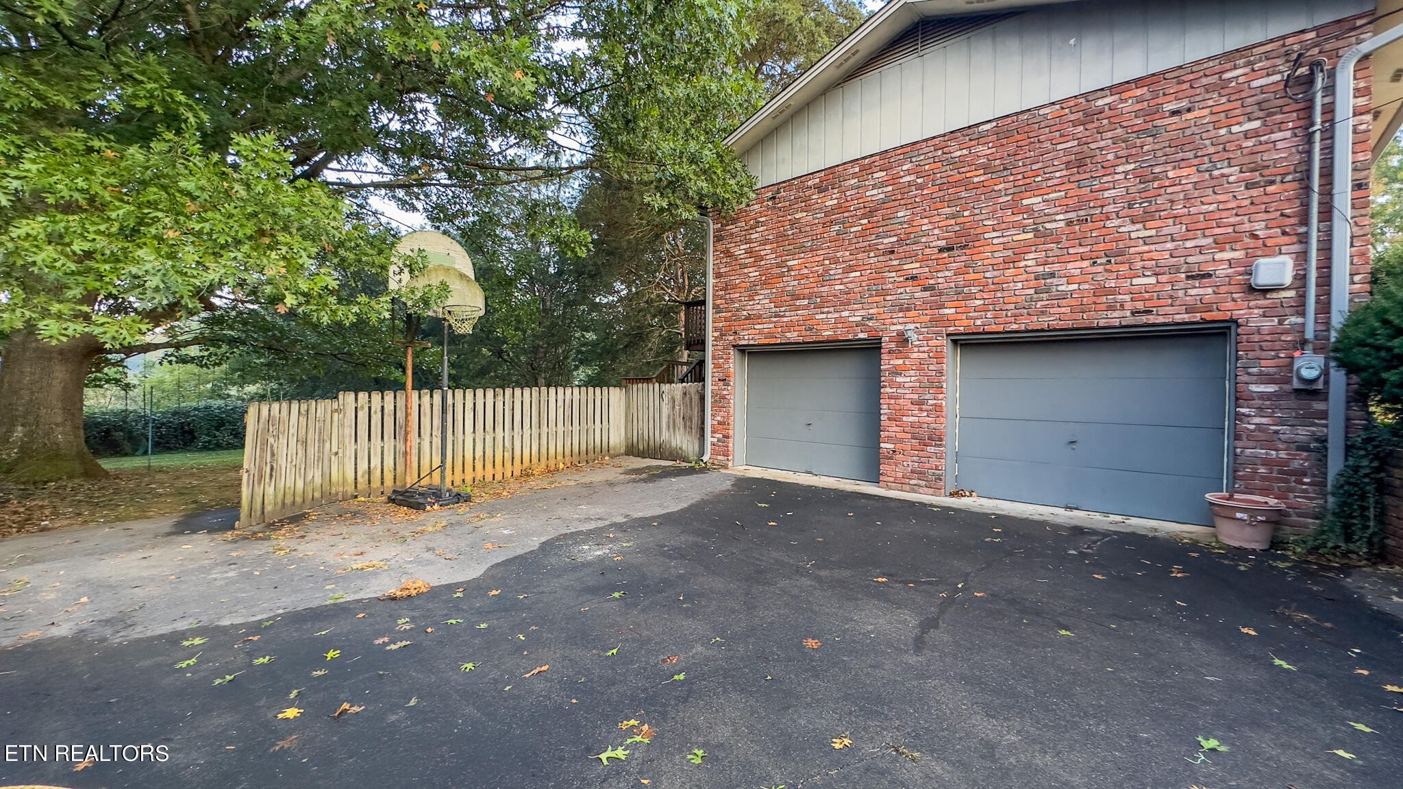 953 Kevin Road, Unit 9 Knoxville, TN 37923 - Photo 5 of 27 Gallery Image 5
