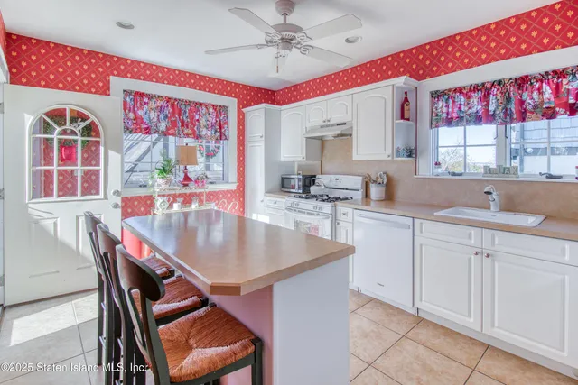 $929,000 | 58 Conyingham Avenue | Randall Manor