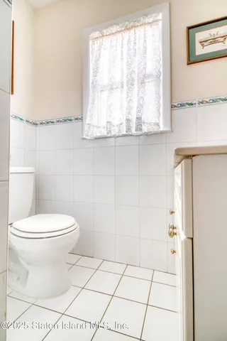 $929,000 | 58 Conyingham Avenue | Randall Manor