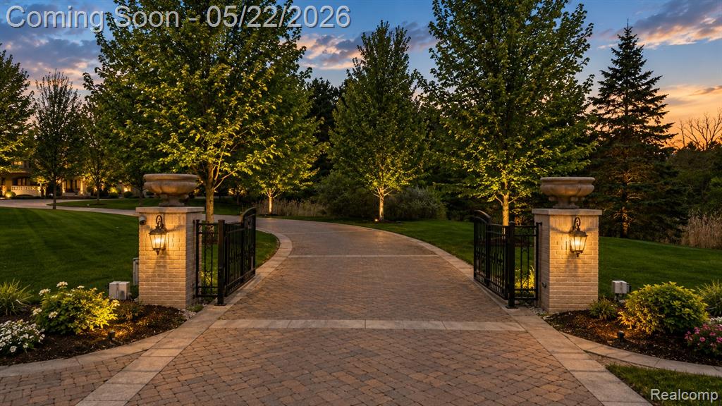 6250 Walnut Lake Road West Bloomfield, MI 48323 - Photo 3 of 48