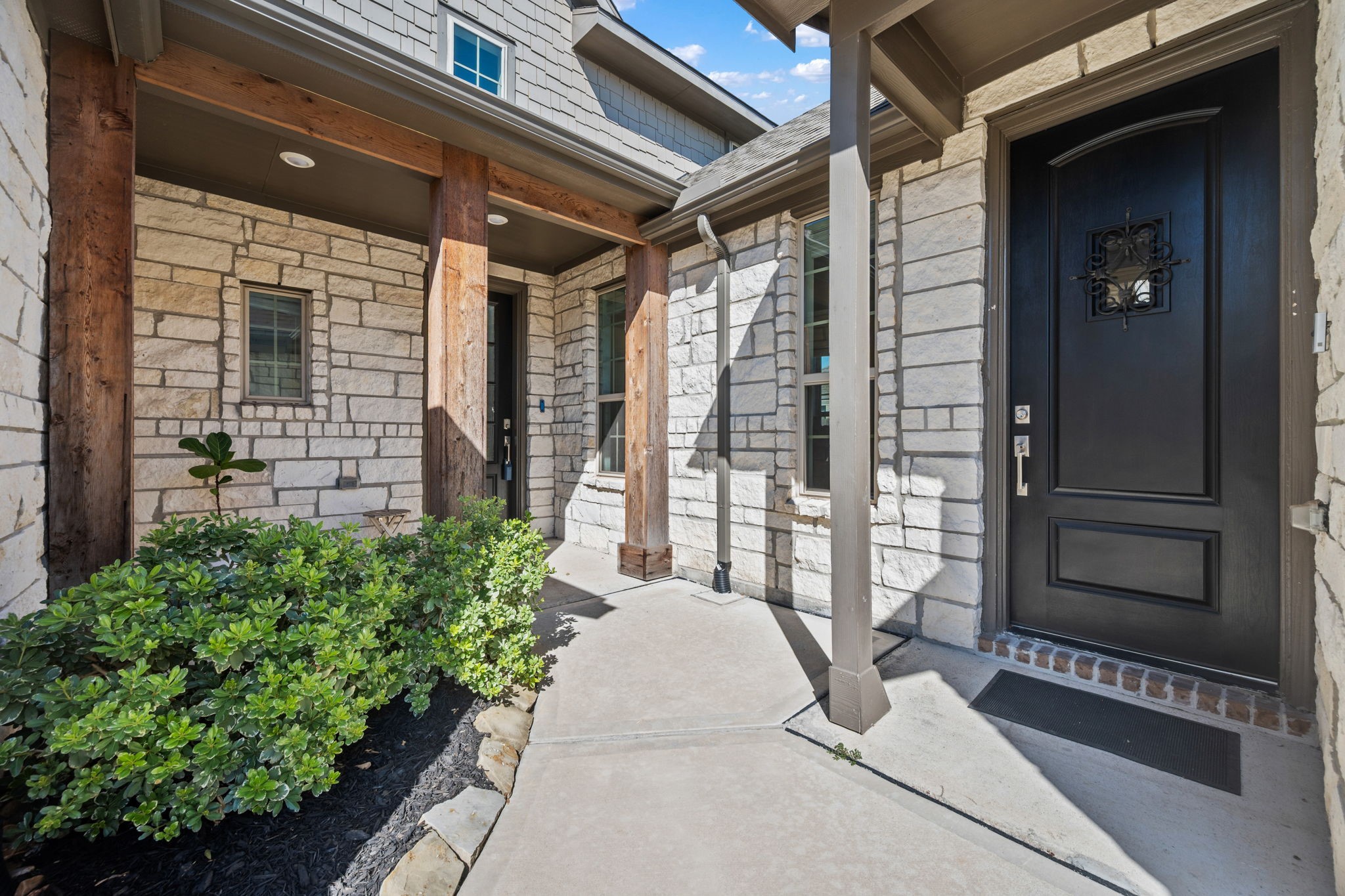 4218 Redford Valley Road Rosharon, TX 77583 - Photo 3 of 36 a view of outdoor space