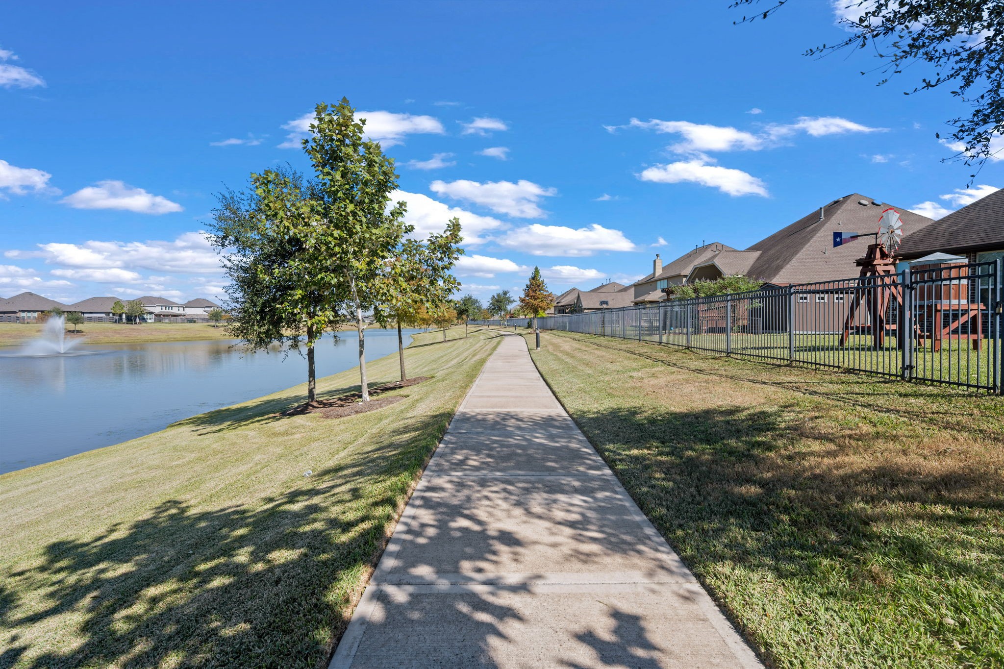 4218 Redford Valley Road Rosharon, TX 77583 - Photo 35 of 36 a view of a yard with a house