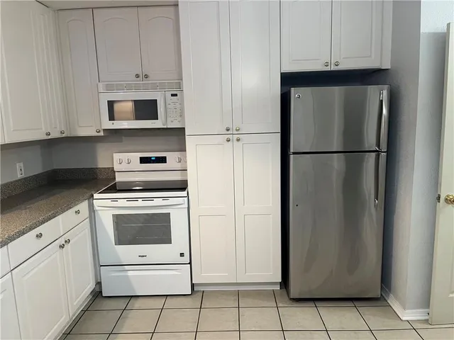 $1,400 | 4905 Hearst Street, Metairie, LA 70001