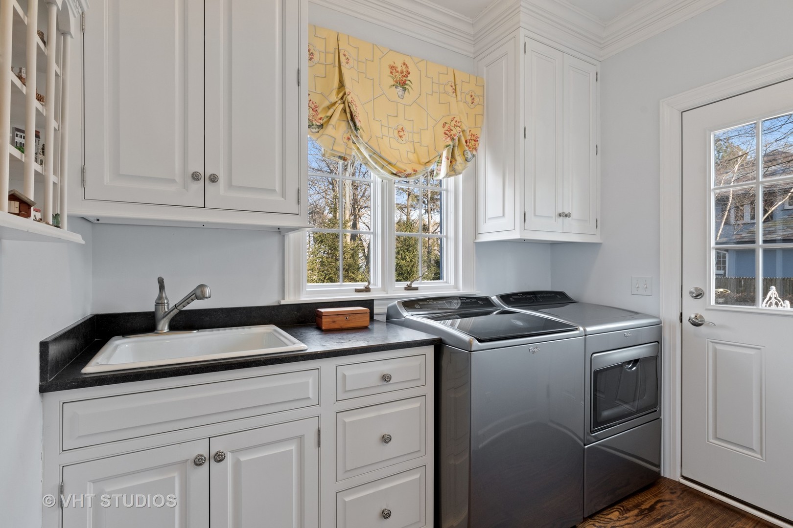 1401 Lake Road Lake Forest, IL 60045 - Photo 16 of 39