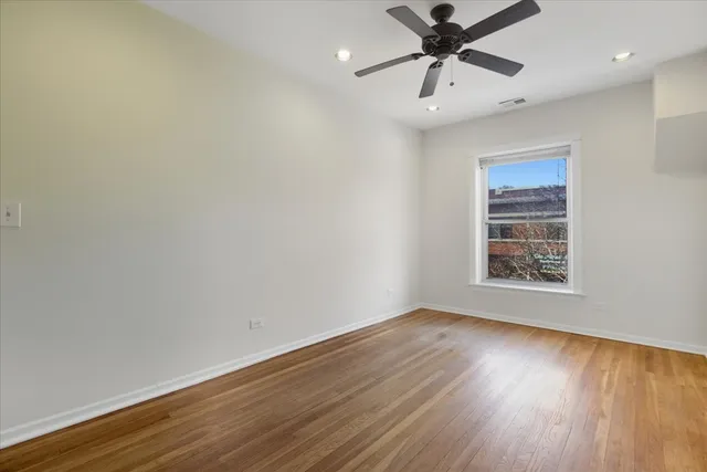 $3,450 | 4641 North Rockwell Street, Unit 2, Chicago, IL 60625